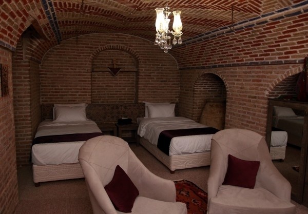 اتاق دو تخته تویین هتل سنتی خانه بهروزی قزوین